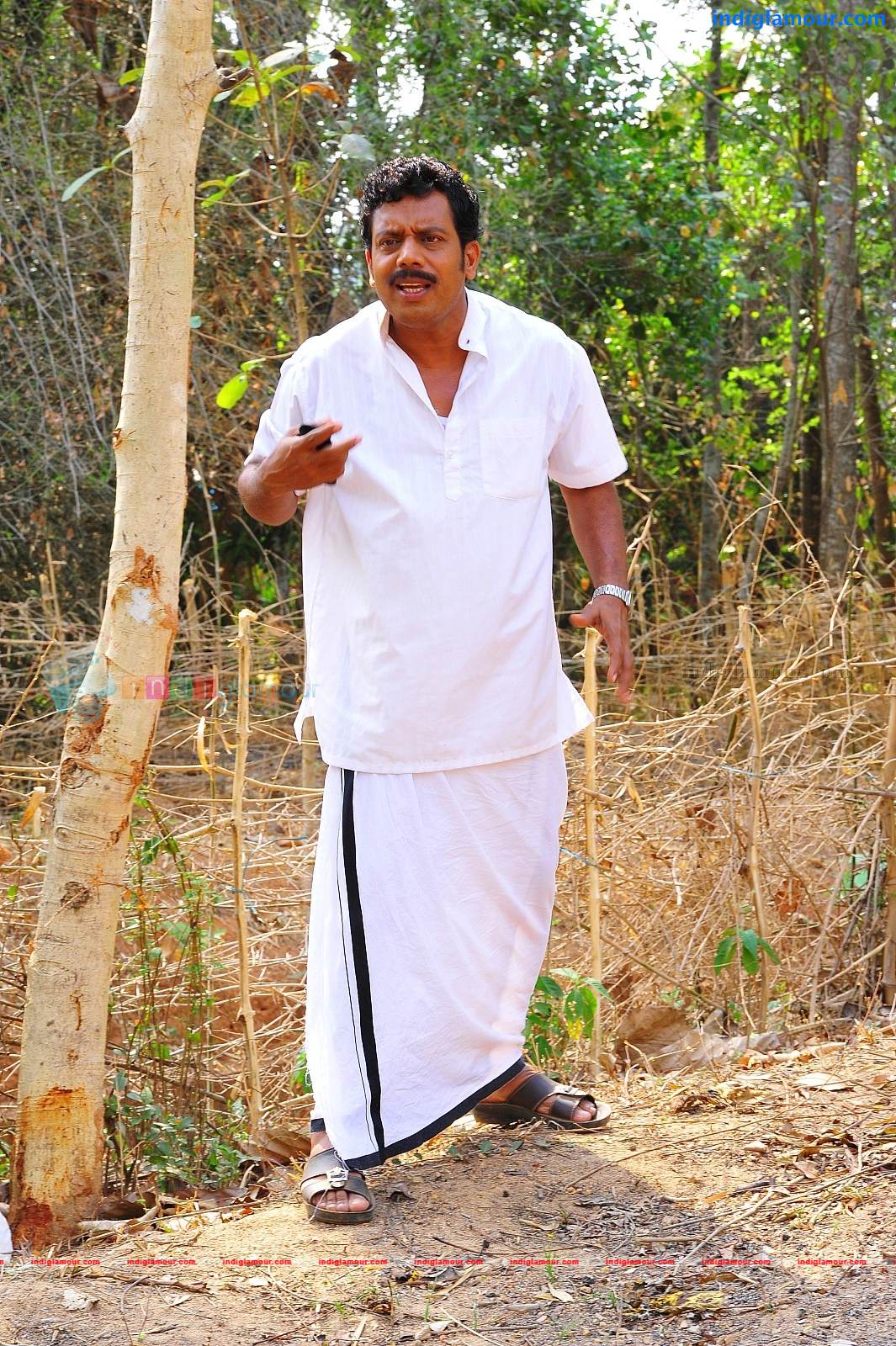 Manikandan Pattambi Actor hd photo