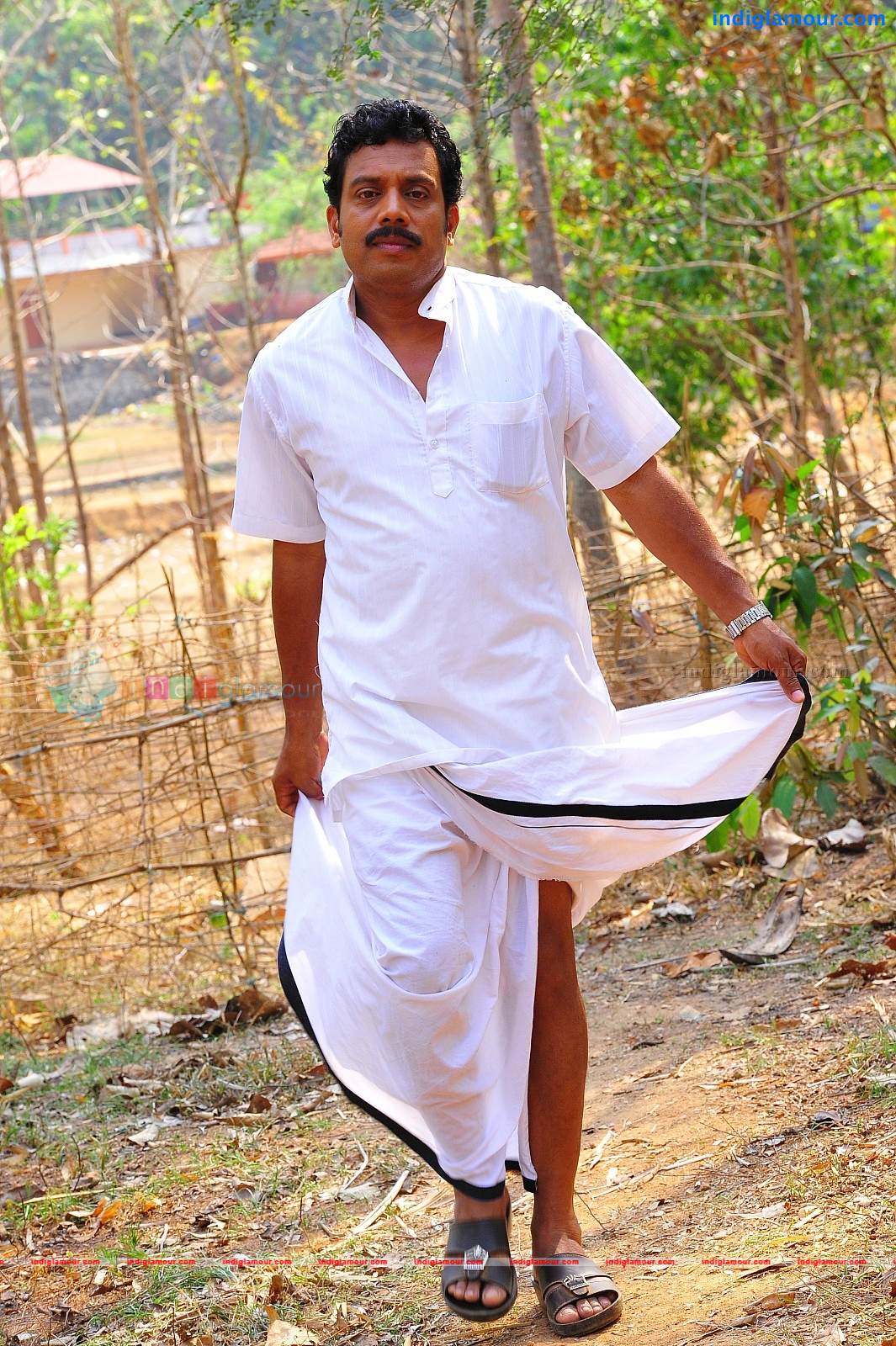 Manikandan Pattambi Actor hd photo