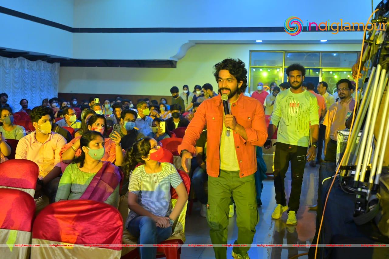 Siddharth Menon Actor hd photo