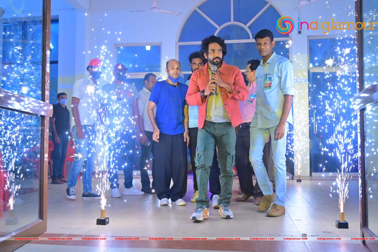 Siddharth Menon Actor hd photo