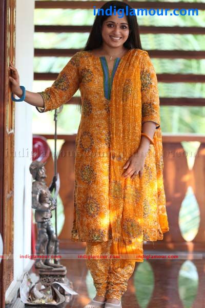 Kavya Madhavan Actress hd photo