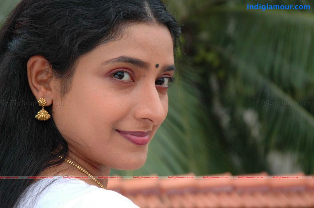 Praveena Actress hd photo