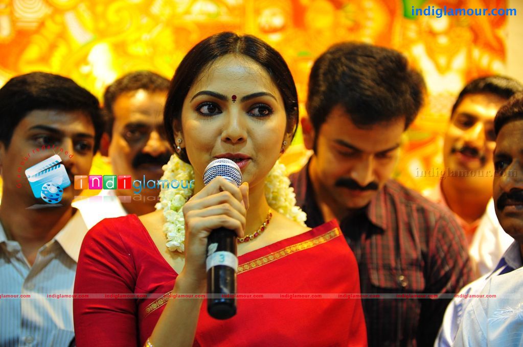 Samvritha Sunil Actress hd photo
