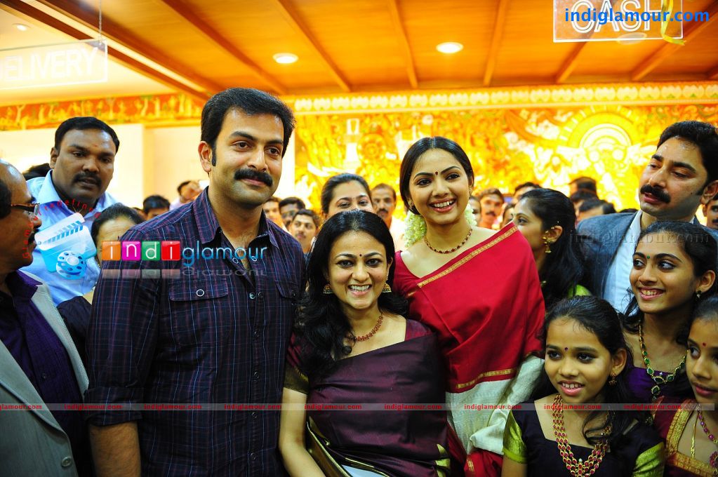 Samvritha Sunil Actress hd photo