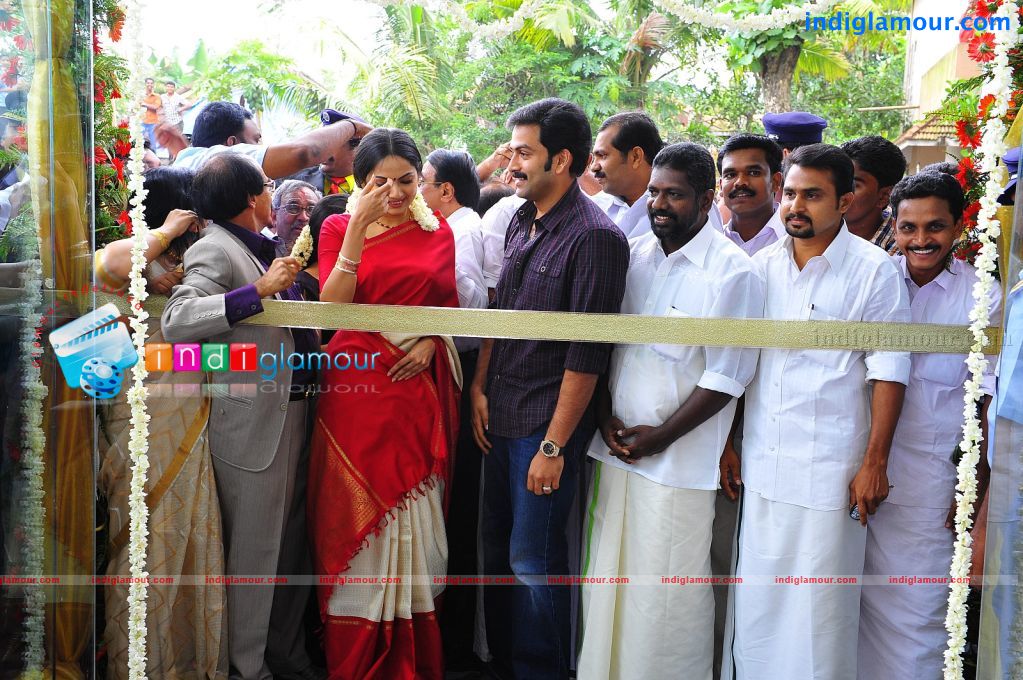 Samvritha Sunil Actress hd photo
