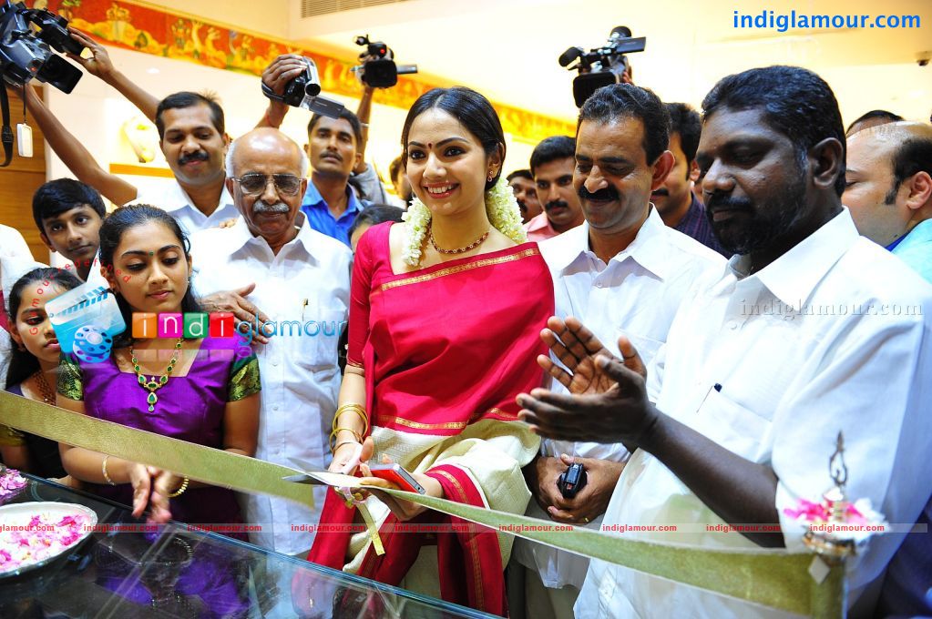Samvritha Sunil Actress hd photo