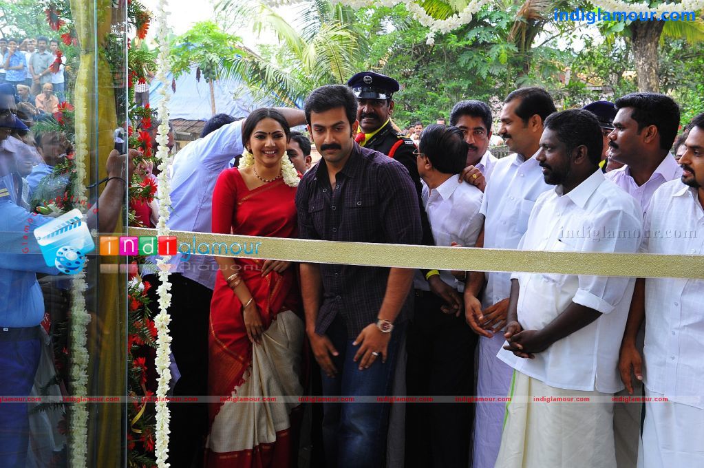 Samvritha Sunil Actress hd photo