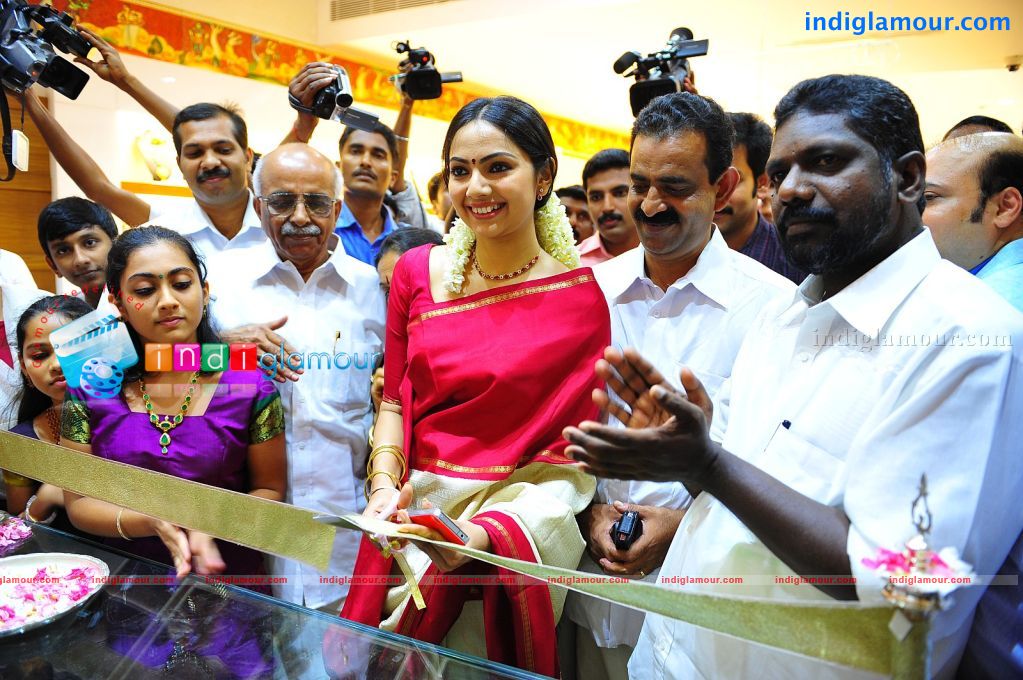 Samvritha Sunil Actress hd photo