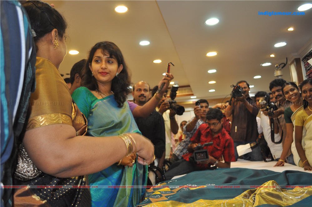 Meera Jasmine Actress hd photo