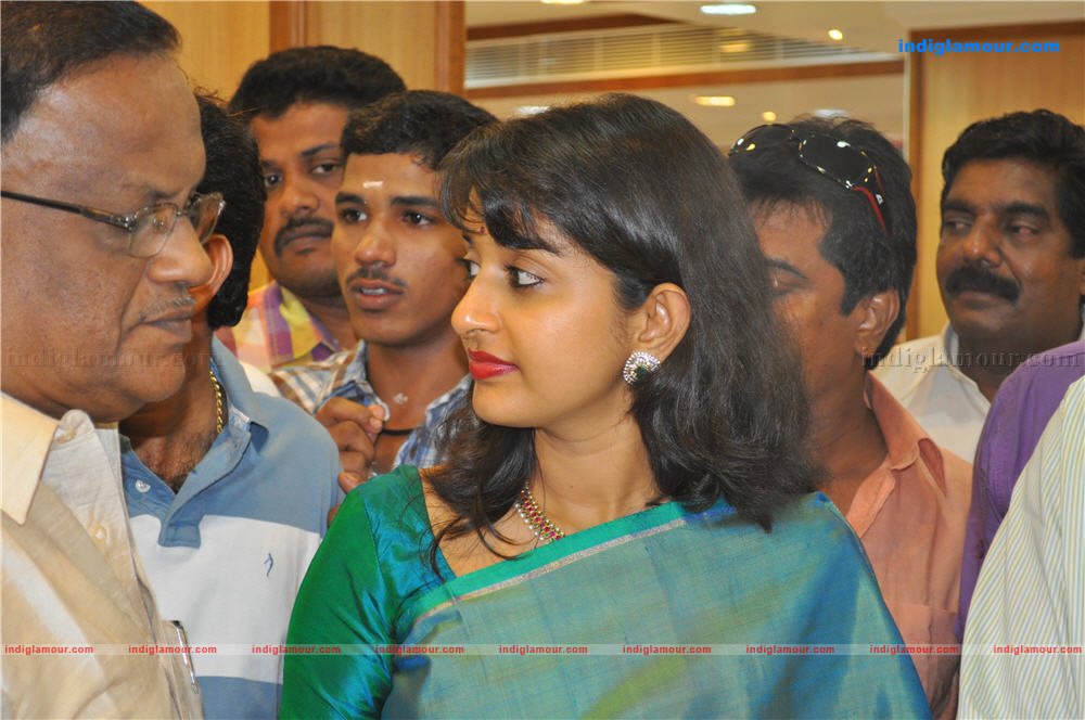 Meera Jasmine Actress hd photo