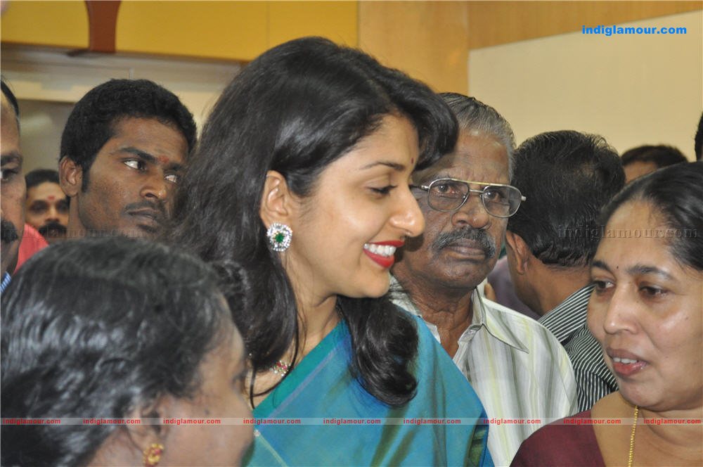 Meera Jasmine Actress hd photo