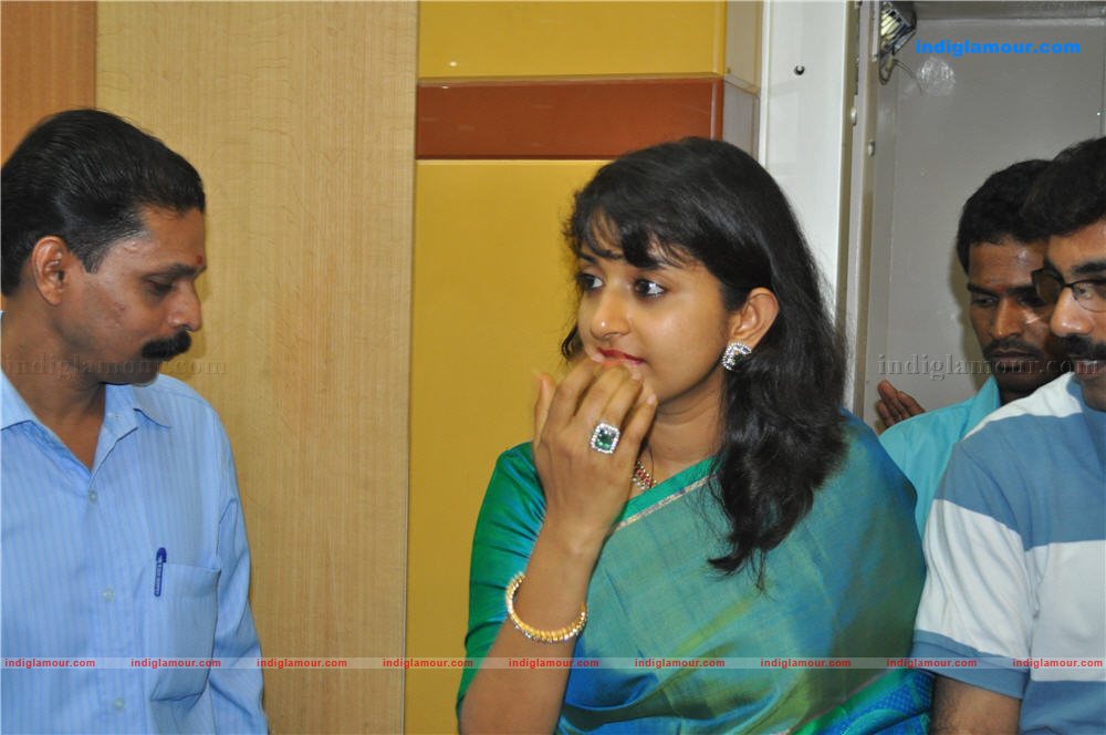 Meera Jasmine Actress hd photo