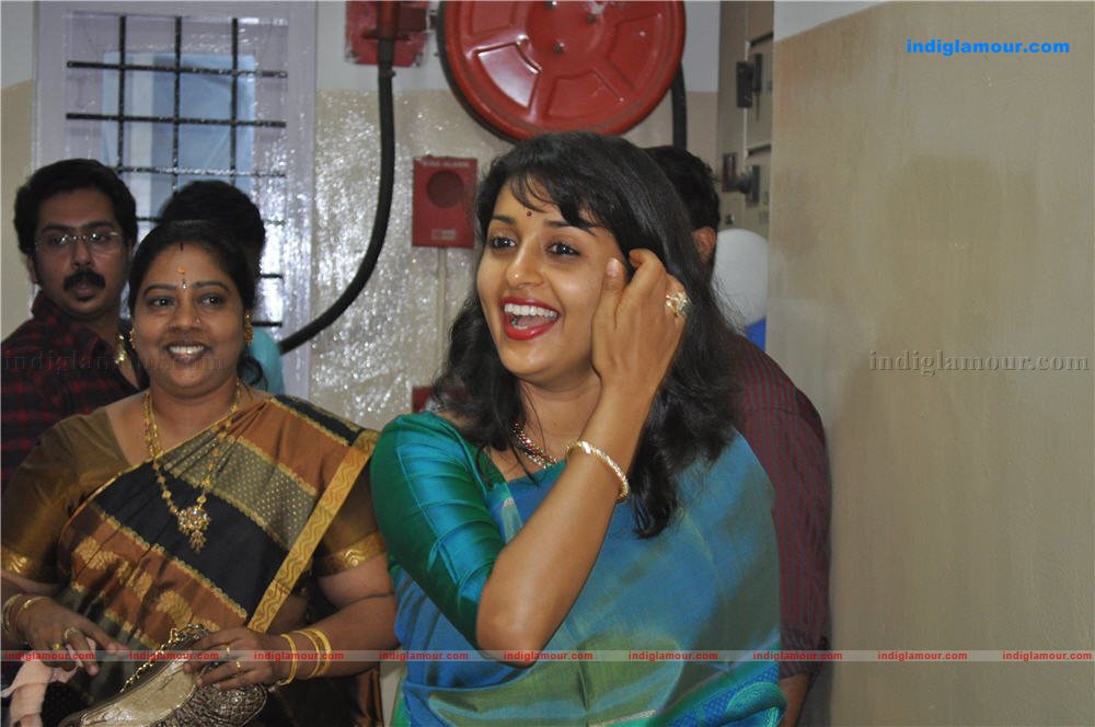 Meera Jasmine Actress hd photo