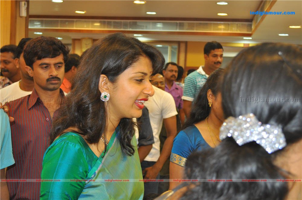 Meera Jasmine Actress hd photo