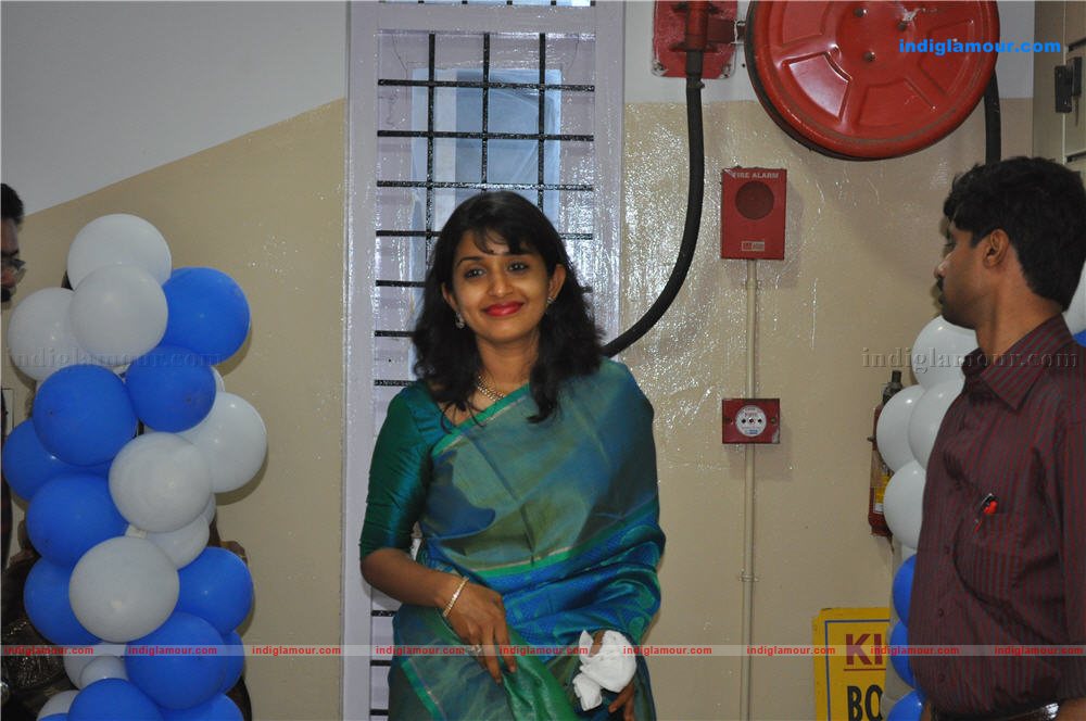 Meera Jasmine Actress hd photo
