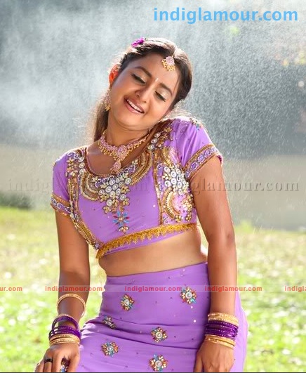 Bhama Actress hd photo