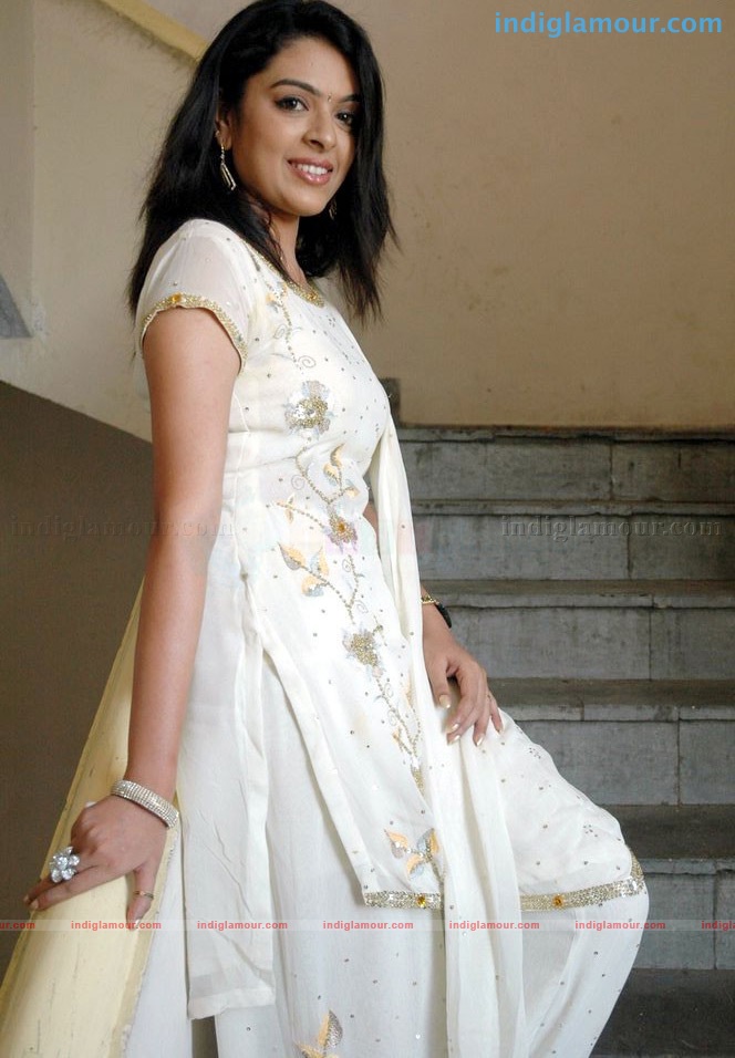 Radhika Actress hd photo
