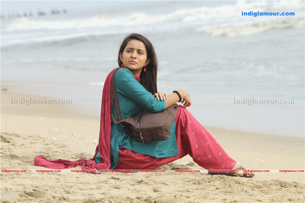 Bhama Actress hd photo