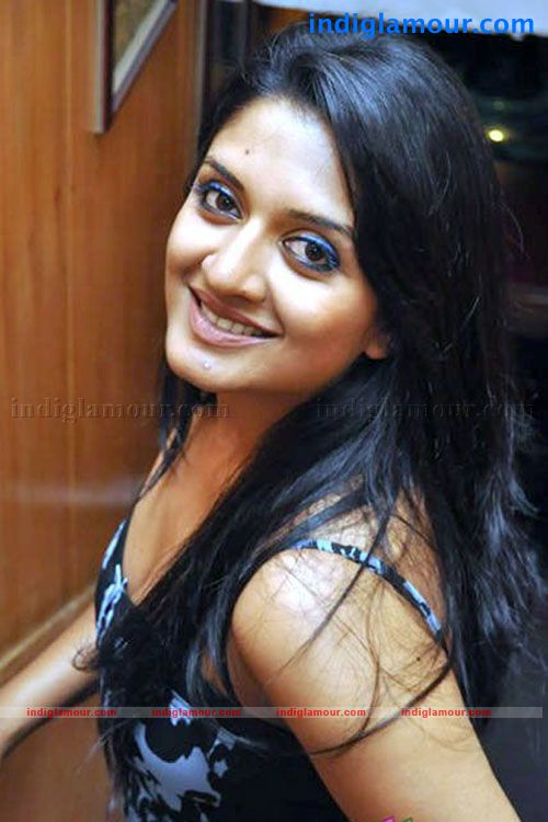 Vimala Raman Actress hd photo