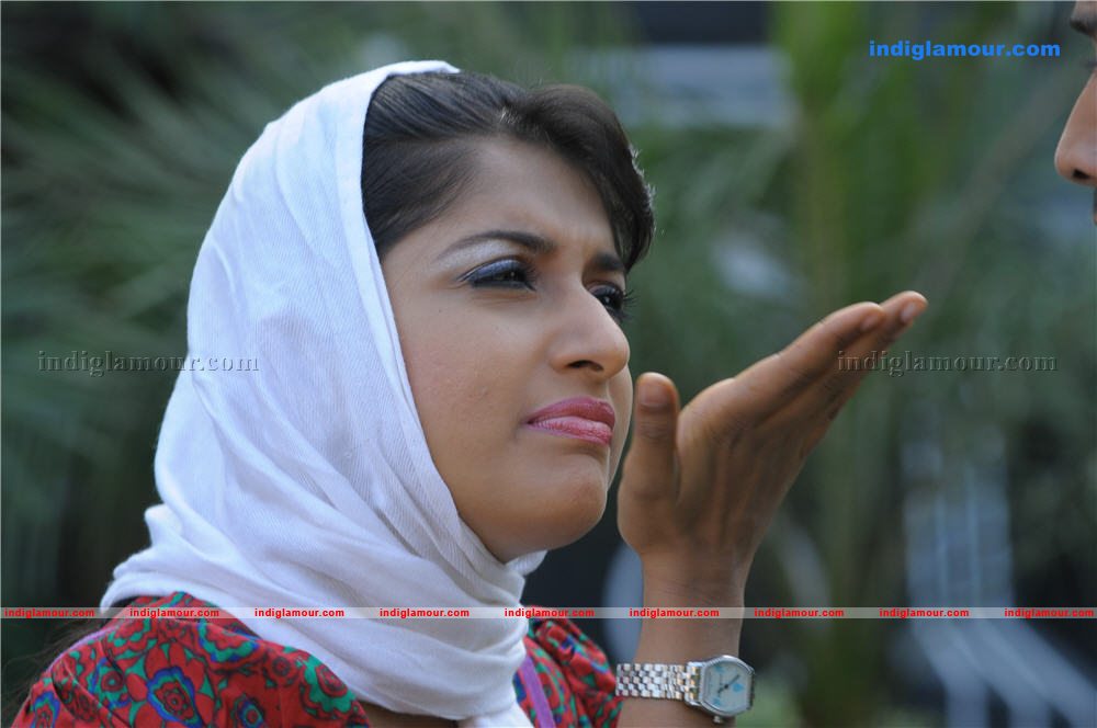 Meera Jasmine Actress hd photo