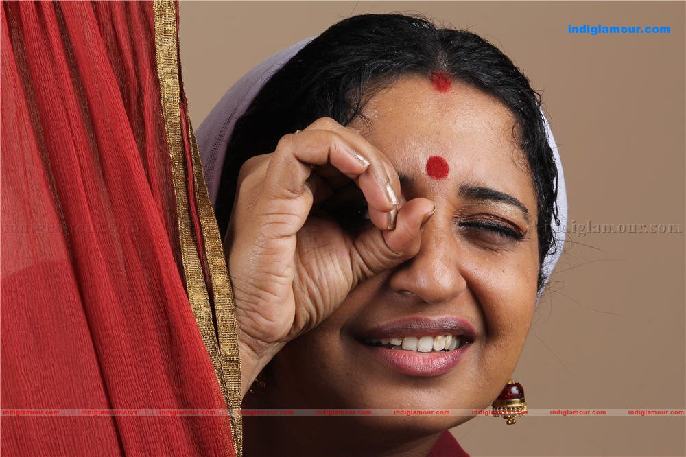 Sona Nair Actress hd photo
