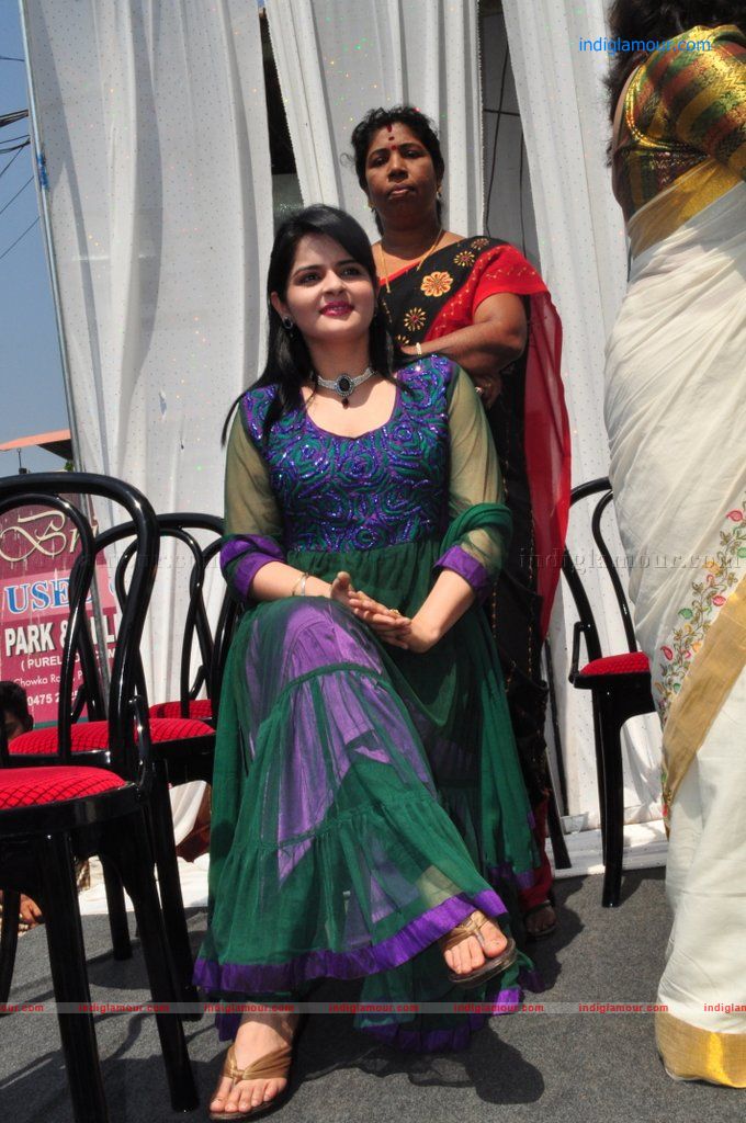 Roma Actress hd photo