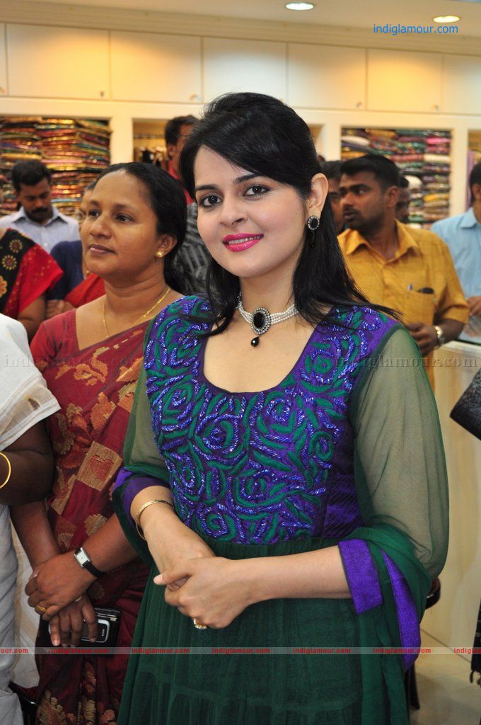 Roma Actress hd photo