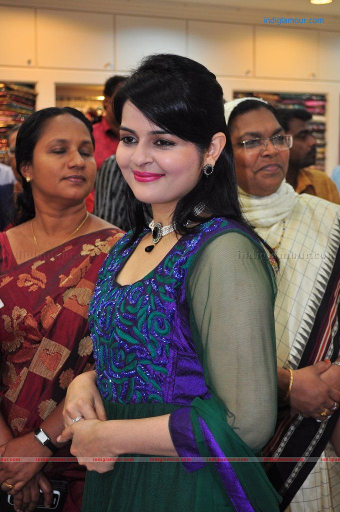 Roma Actress hd photo