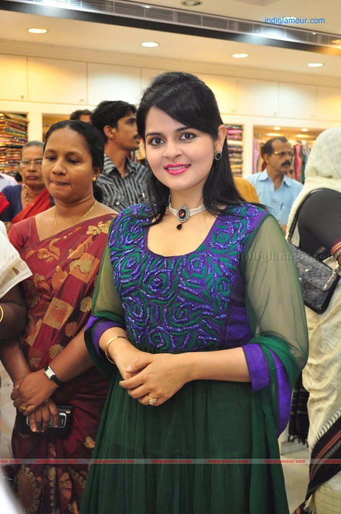 Roma Actress hd photo