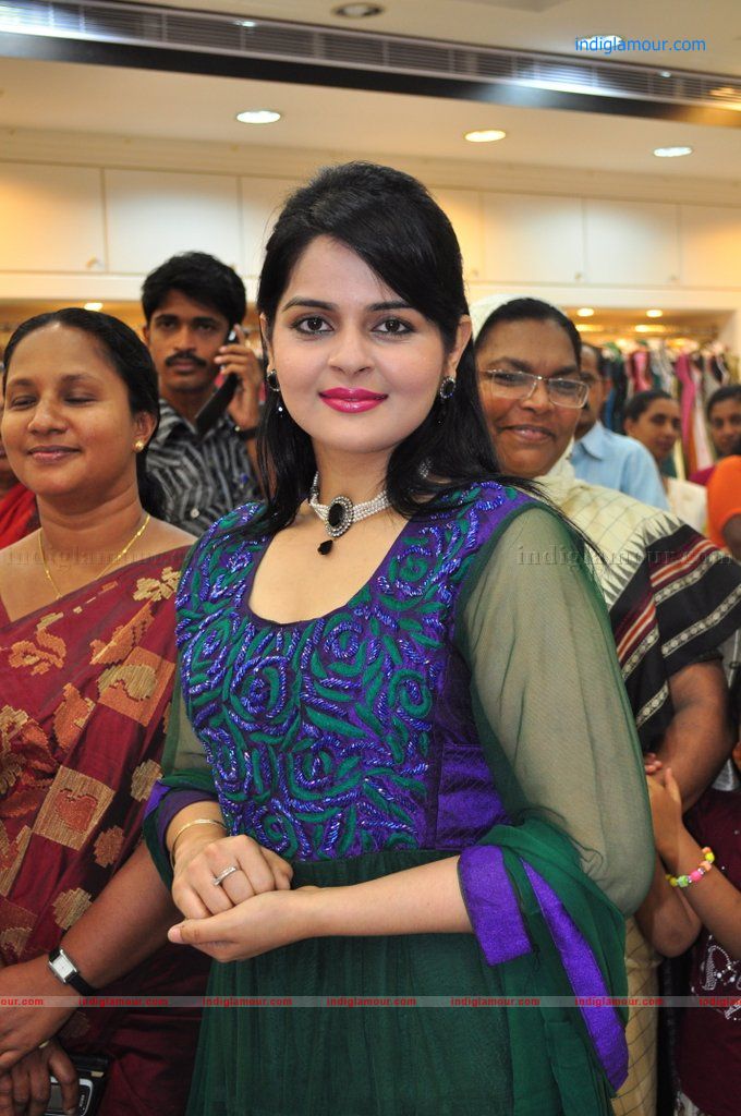 Roma Actress hd photo