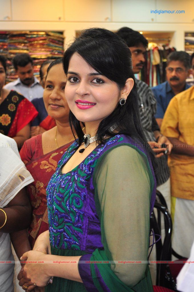 Roma Actress hd photo