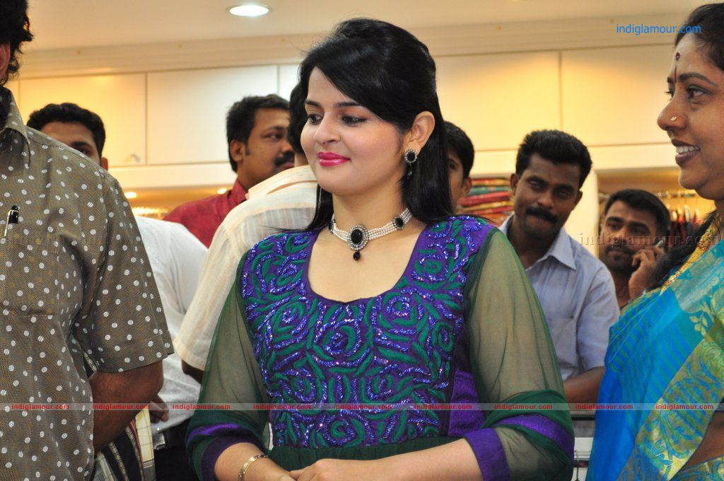 Roma Actress hd photo