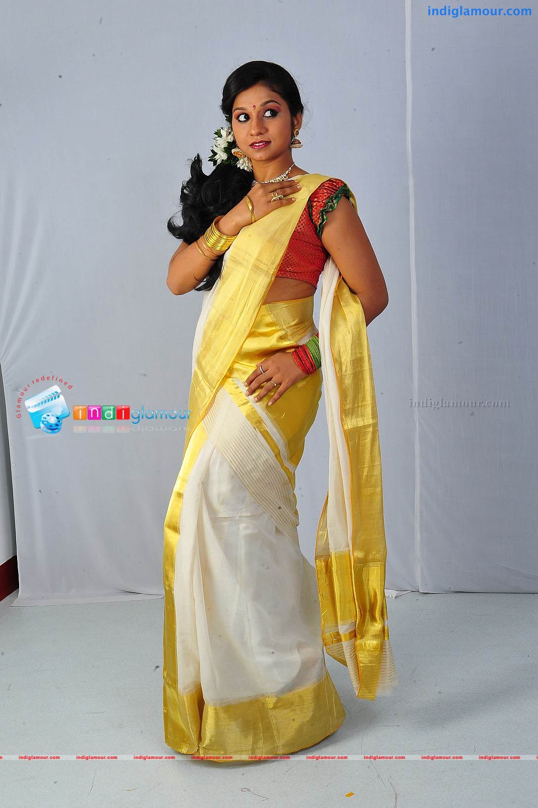 Malu Raveendranath Actress hd photo