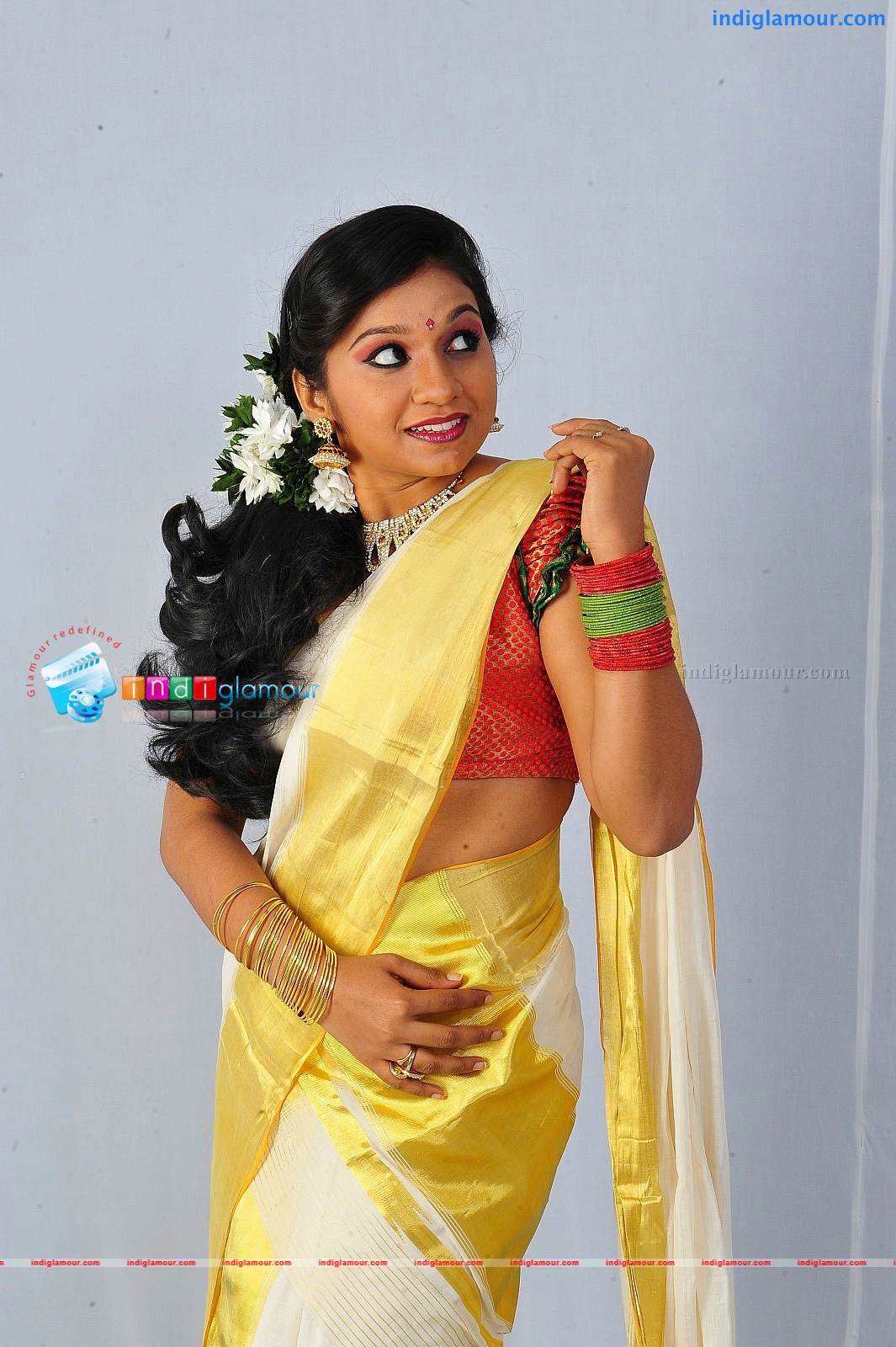 Malu Raveendranath Actress hd photo
