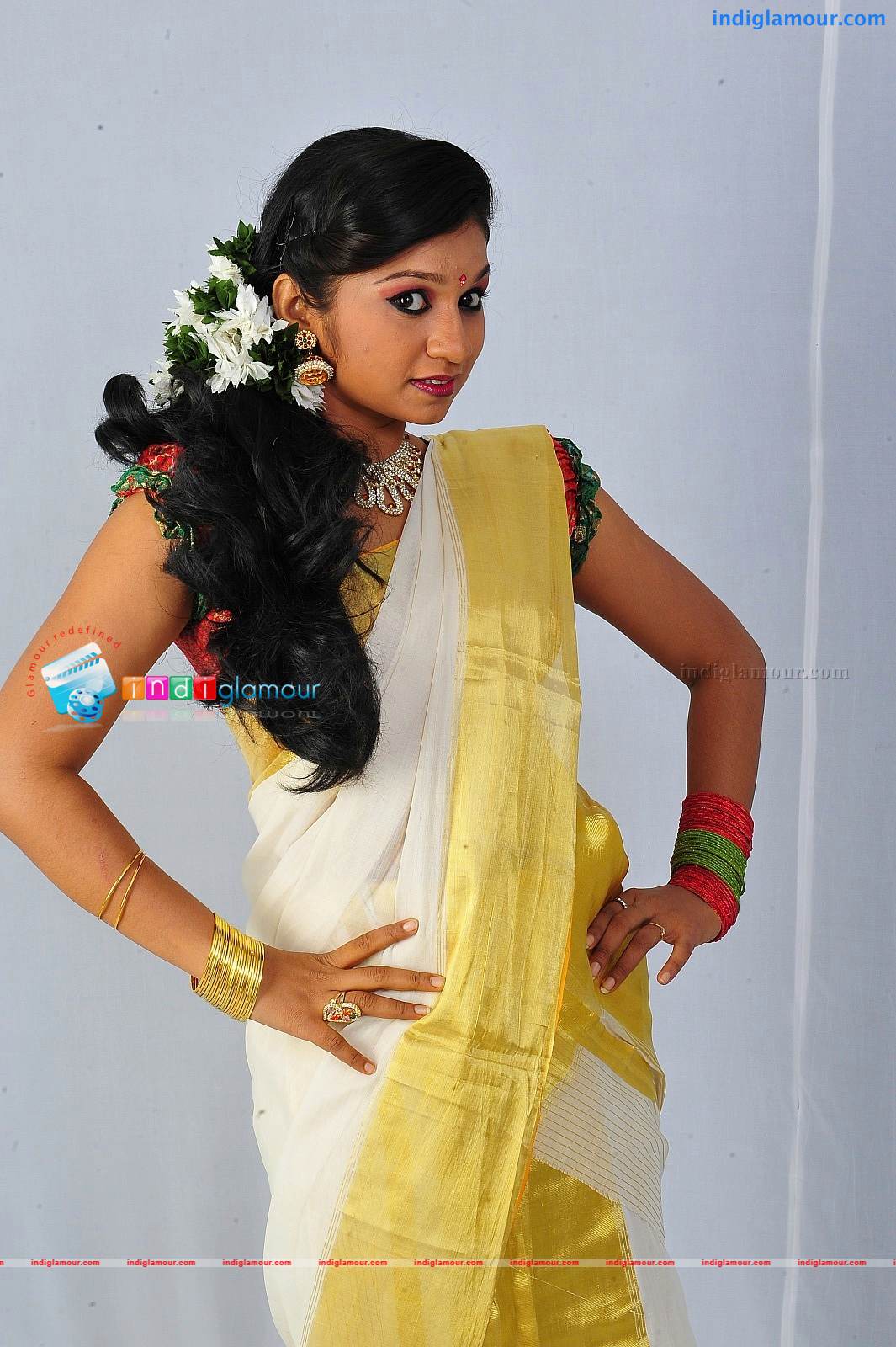 Malu Raveendranath Actress hd photo