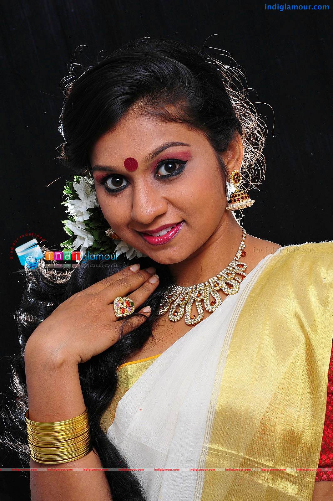 Malu Raveendranath Actress hd photo