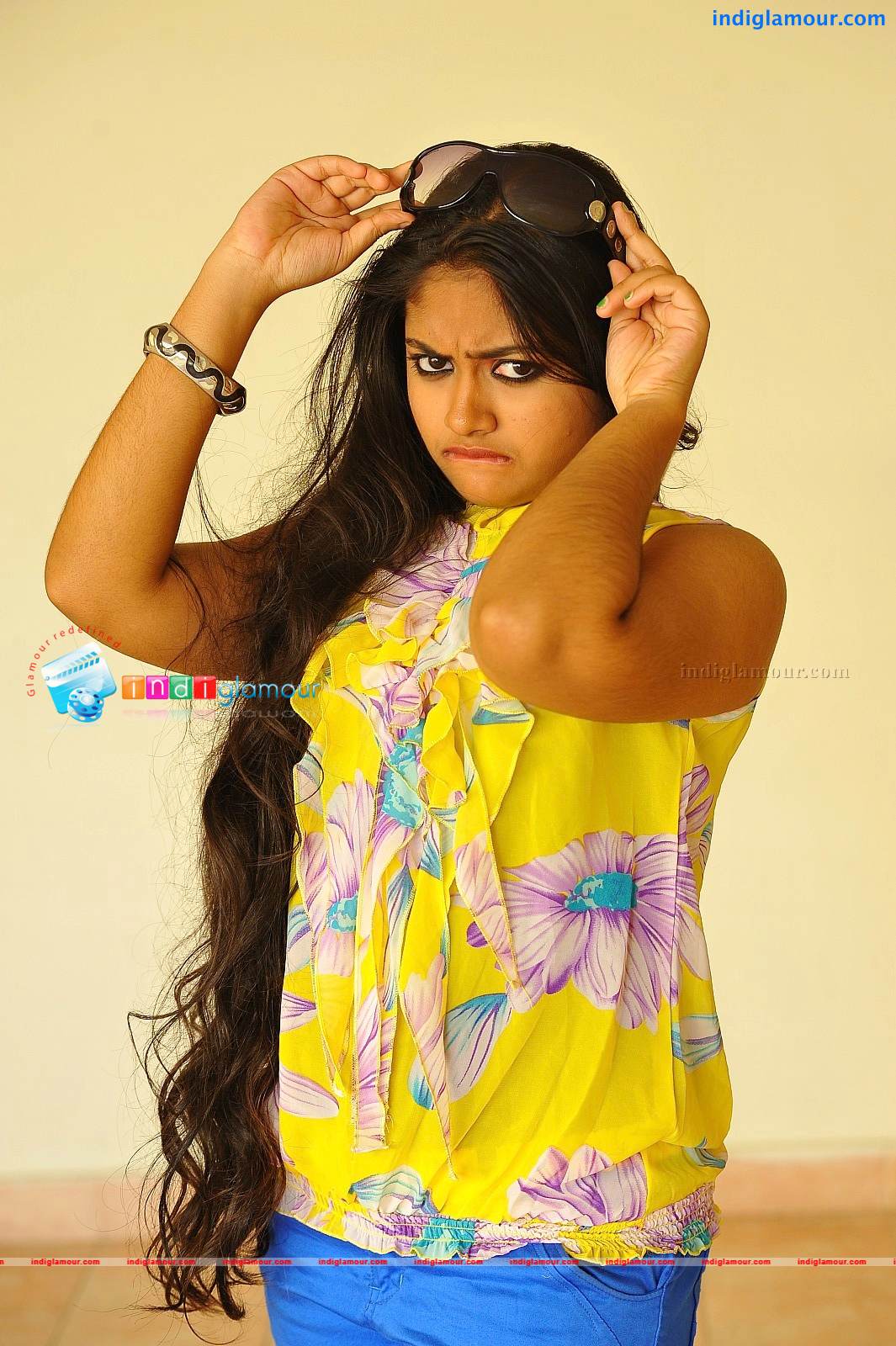 Shaalin Actress hd photo