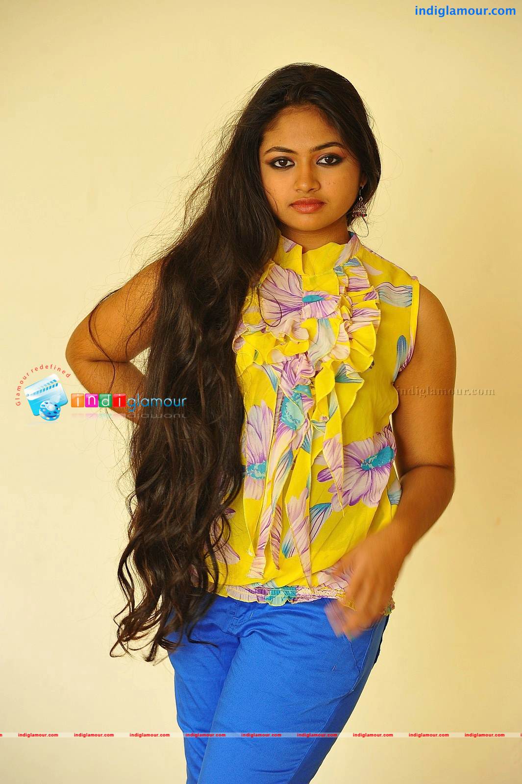 Shaalin Actress hd photo