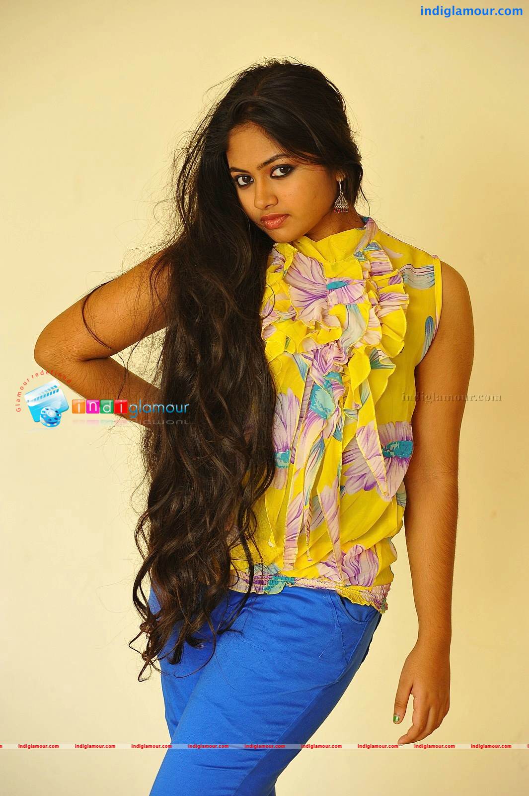 Shaalin Actress hd photo