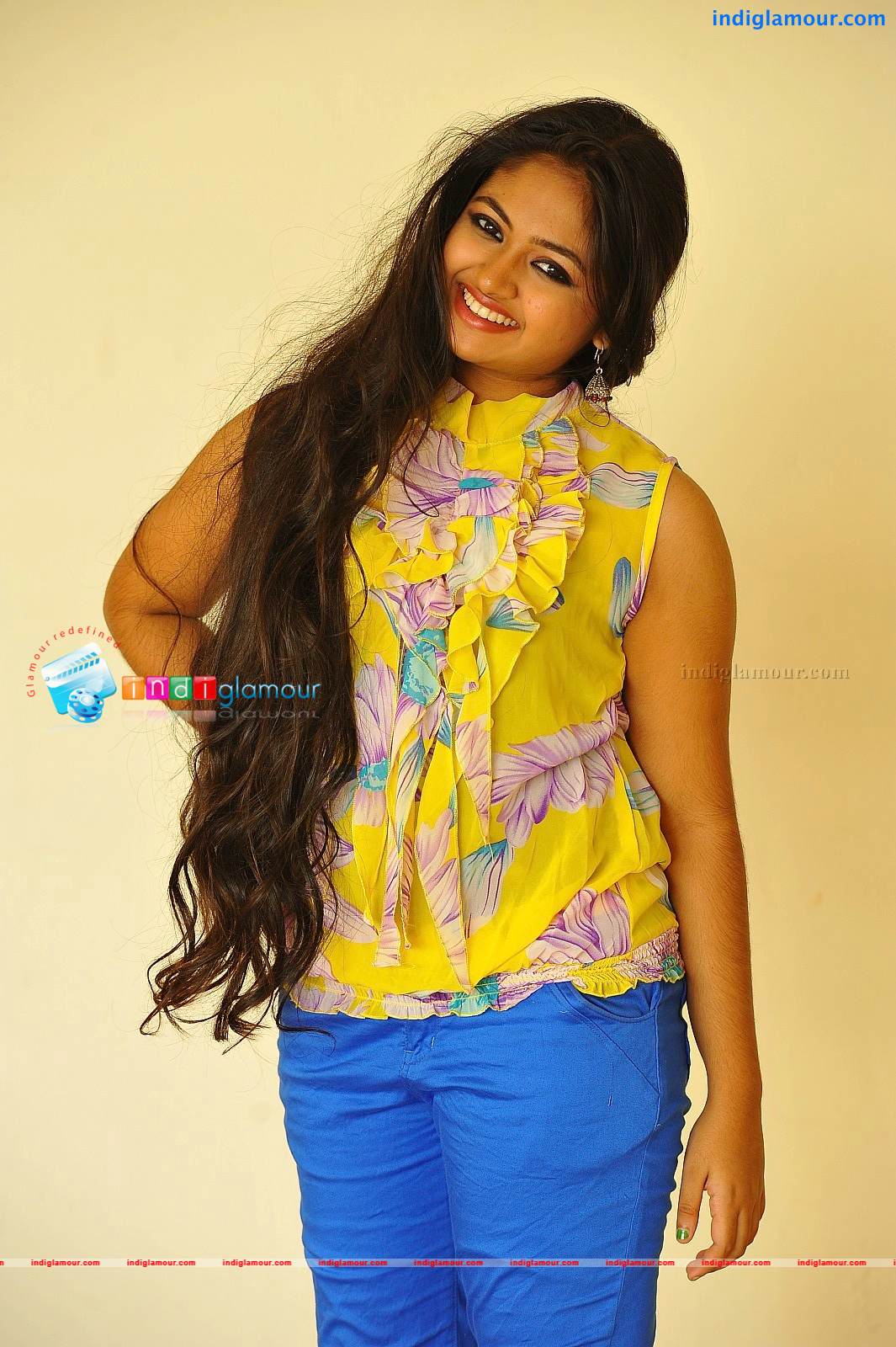 Shaalin Actress hd photo