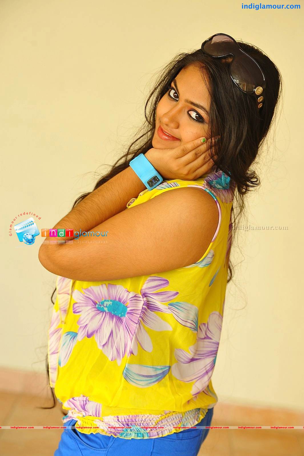 Shaalin Actress hd photo