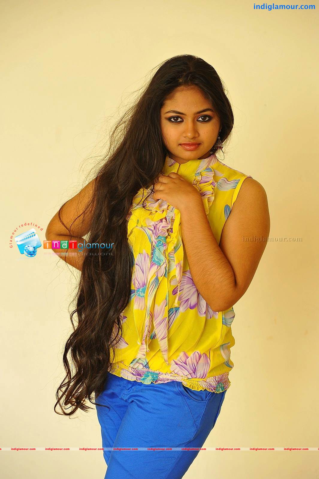 Shaalin Actress hd photo