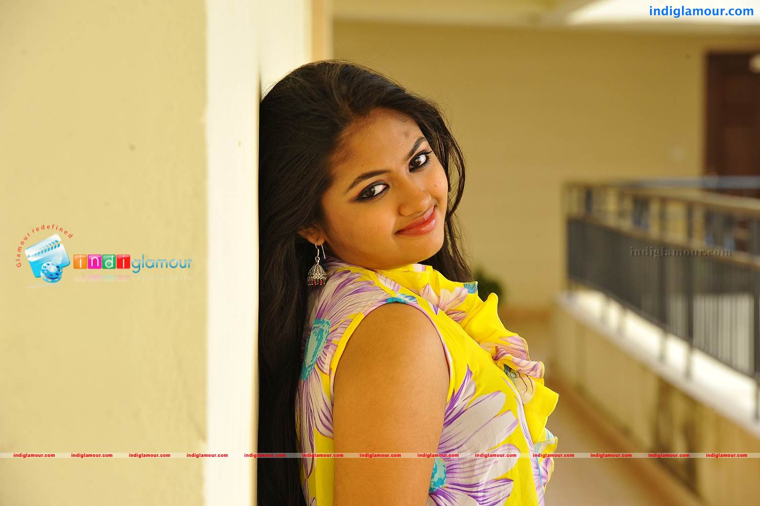 Shaalin Actress hd photo