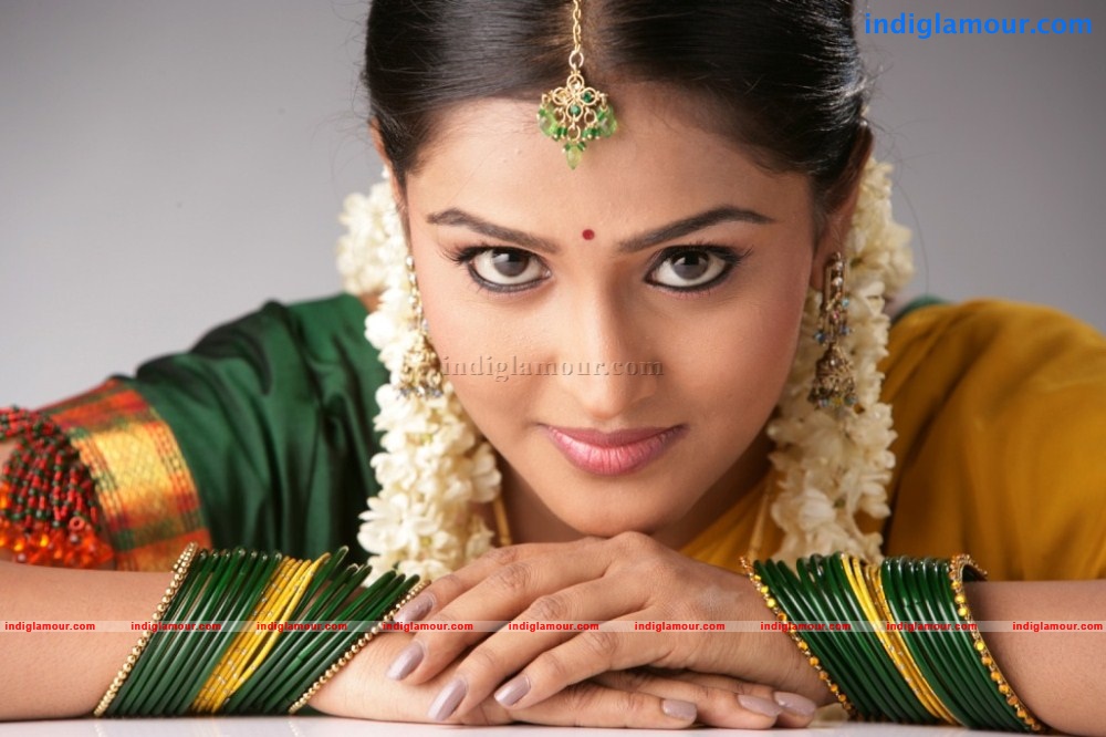 Remya Nambeesan Actress hd photo