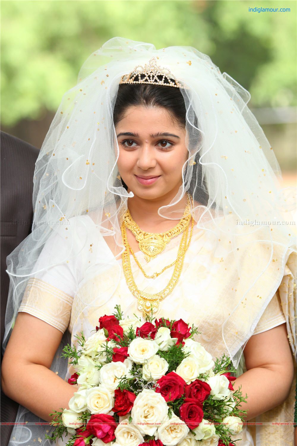 Charmi Actress hd photo