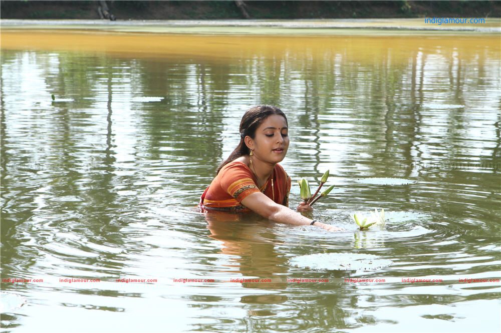 Bhama Actress hd photo