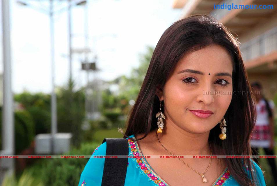 Bhama Actress hd photo
