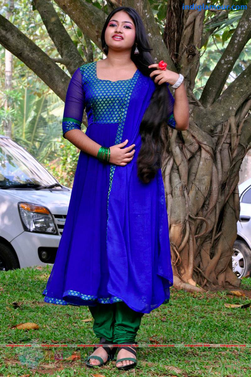 Shaalin Actress hd photo