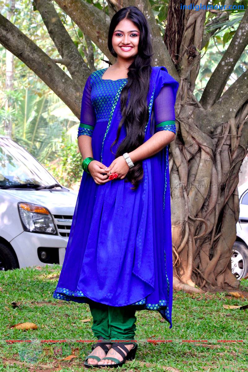 Shaalin Actress hd photo