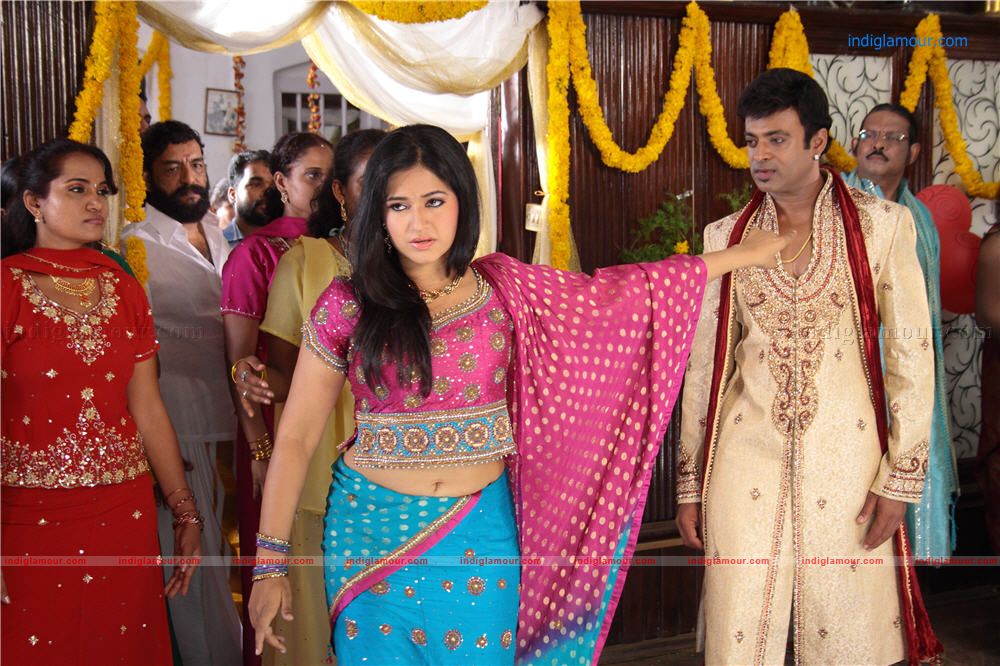 Poonam Bajwa Actress hd photo